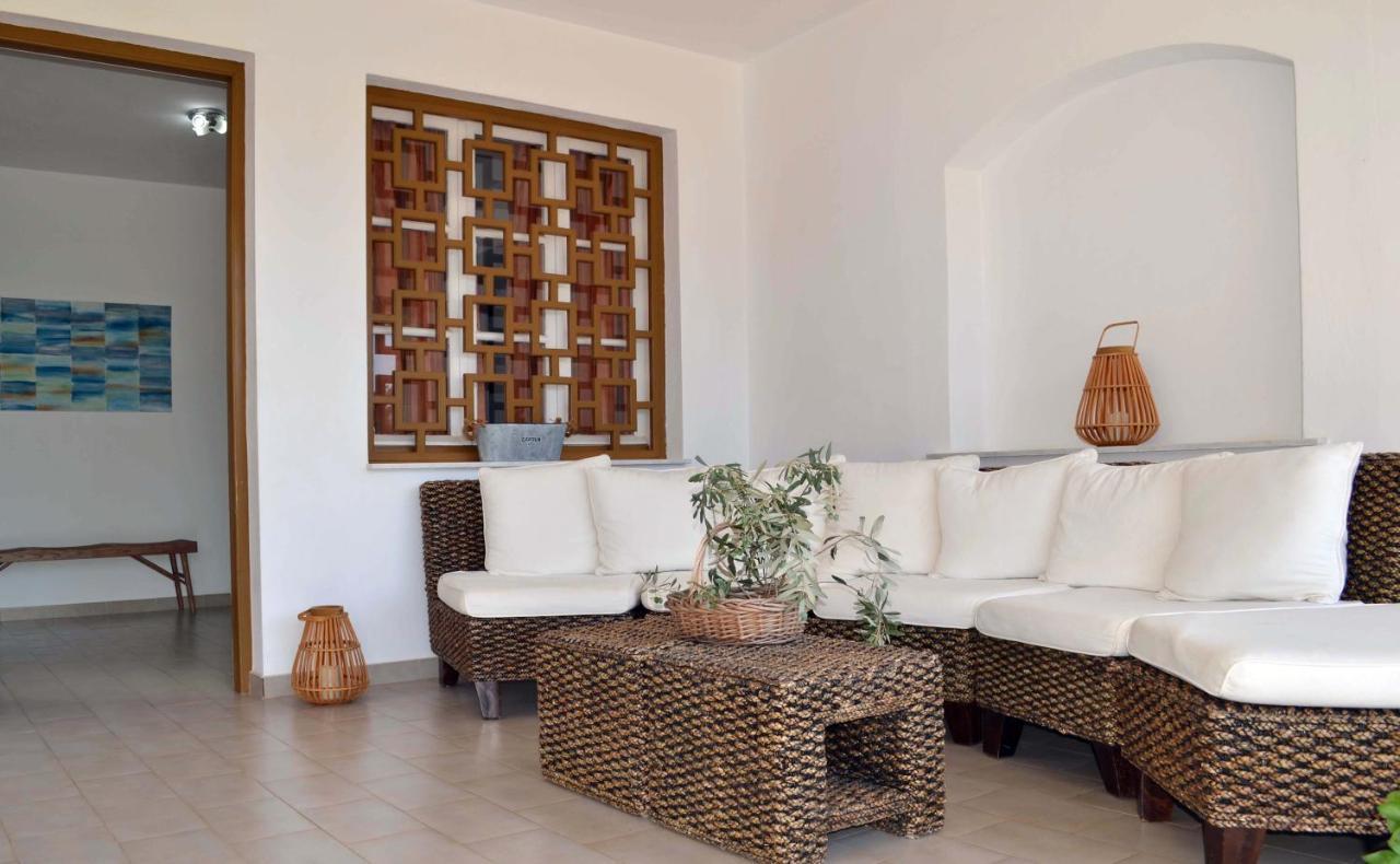 Villa Yiotevi Poros Town Buitenkant foto