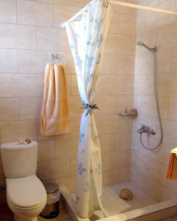 Villa Yiotevi Poros Town Kamer foto